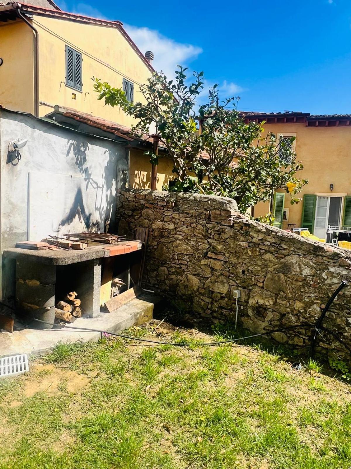 Ciliegia Di Lari - Attico Villa Bagian luar foto