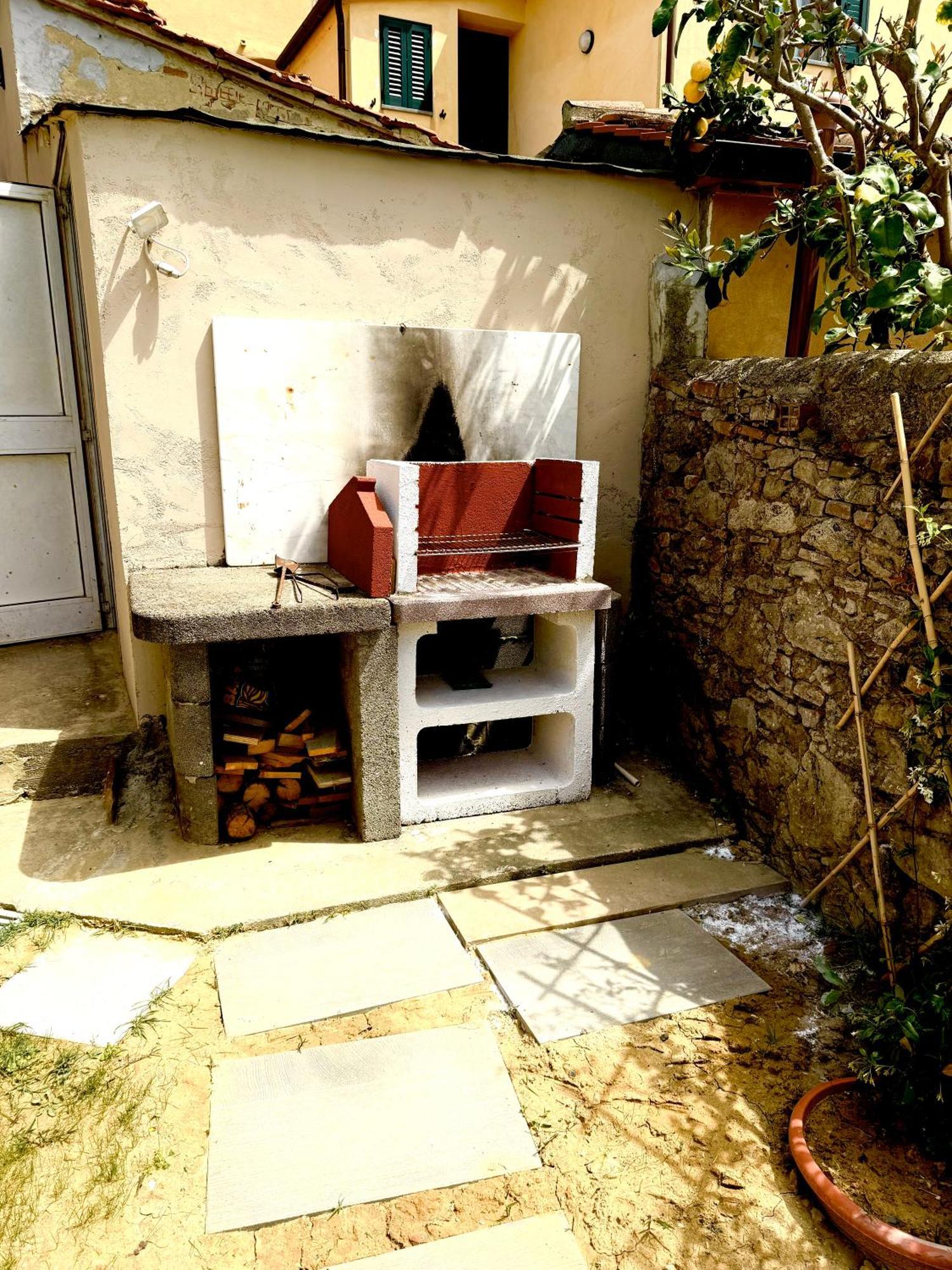 Ciliegia Di Lari - Attico Villa Bagian luar foto